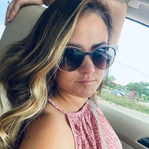 Meet your Posher, Felecia